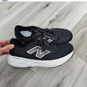 New Balance Black & White Athletic Sneakers Sz 11.5